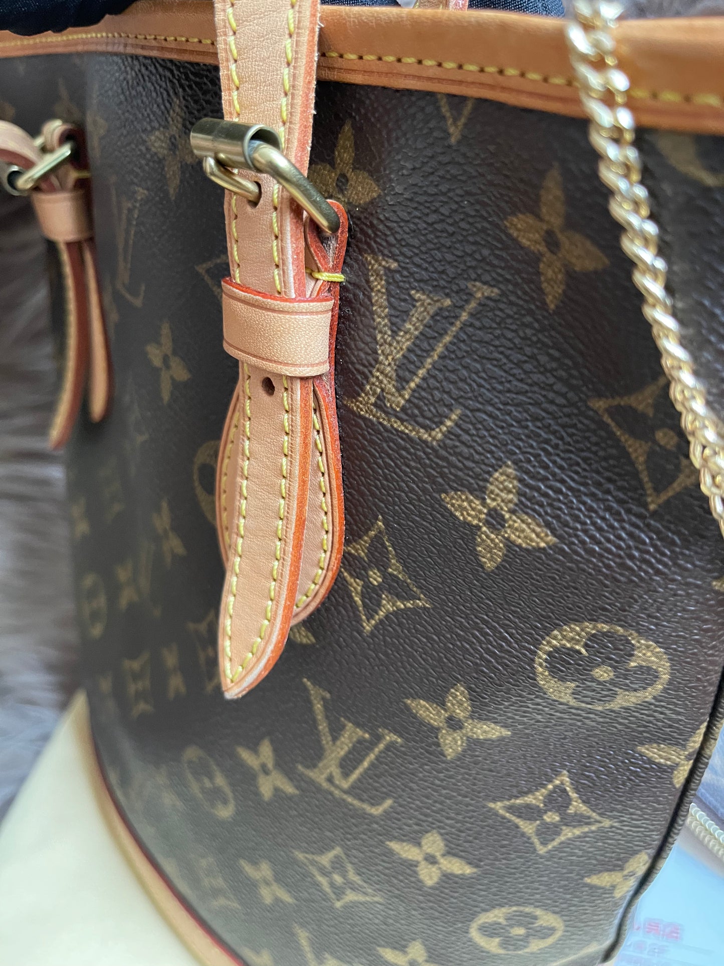 Preloved Louis Vuitton Petit Bucket Bag w/pouch