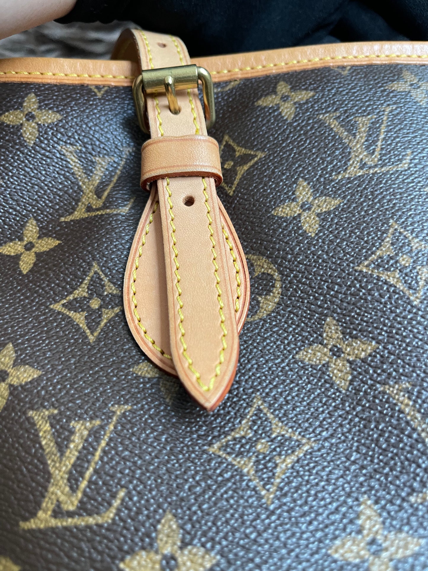 Preloved Louis Vuitton Petit Bucket Bag w/pouch