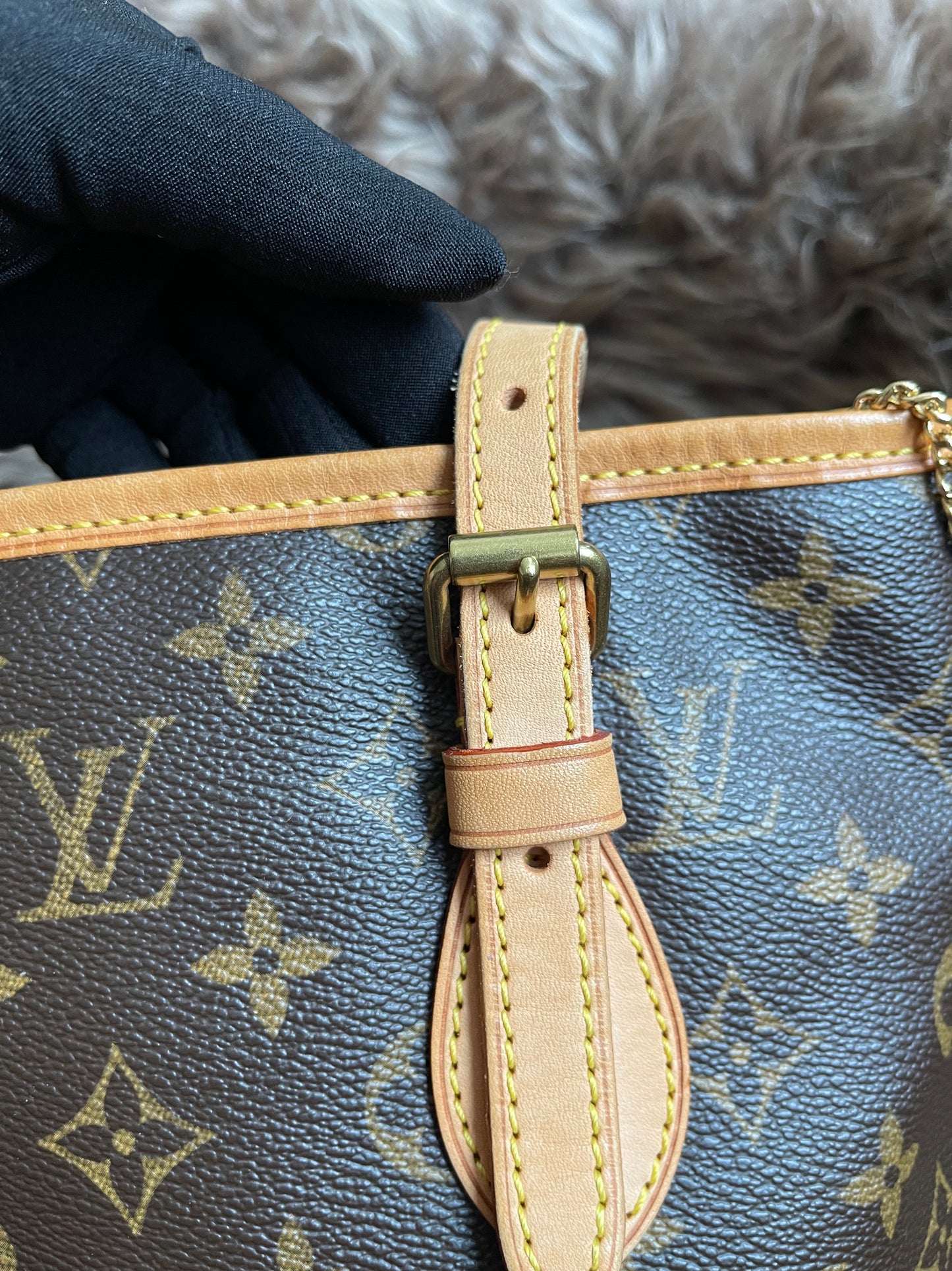 Preloved Louis Vuitton Petit Bucket Bag w/pouch