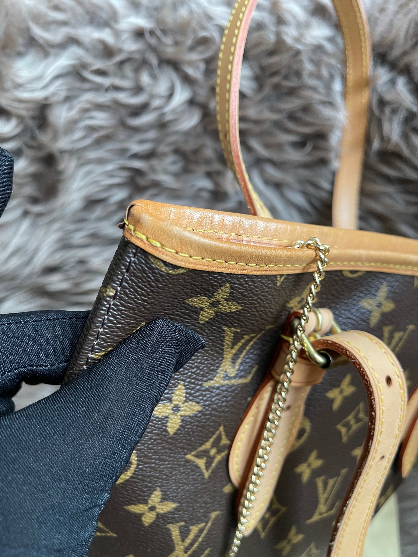 Preloved Louis Vuitton Petit Bucket Bag w/pouch