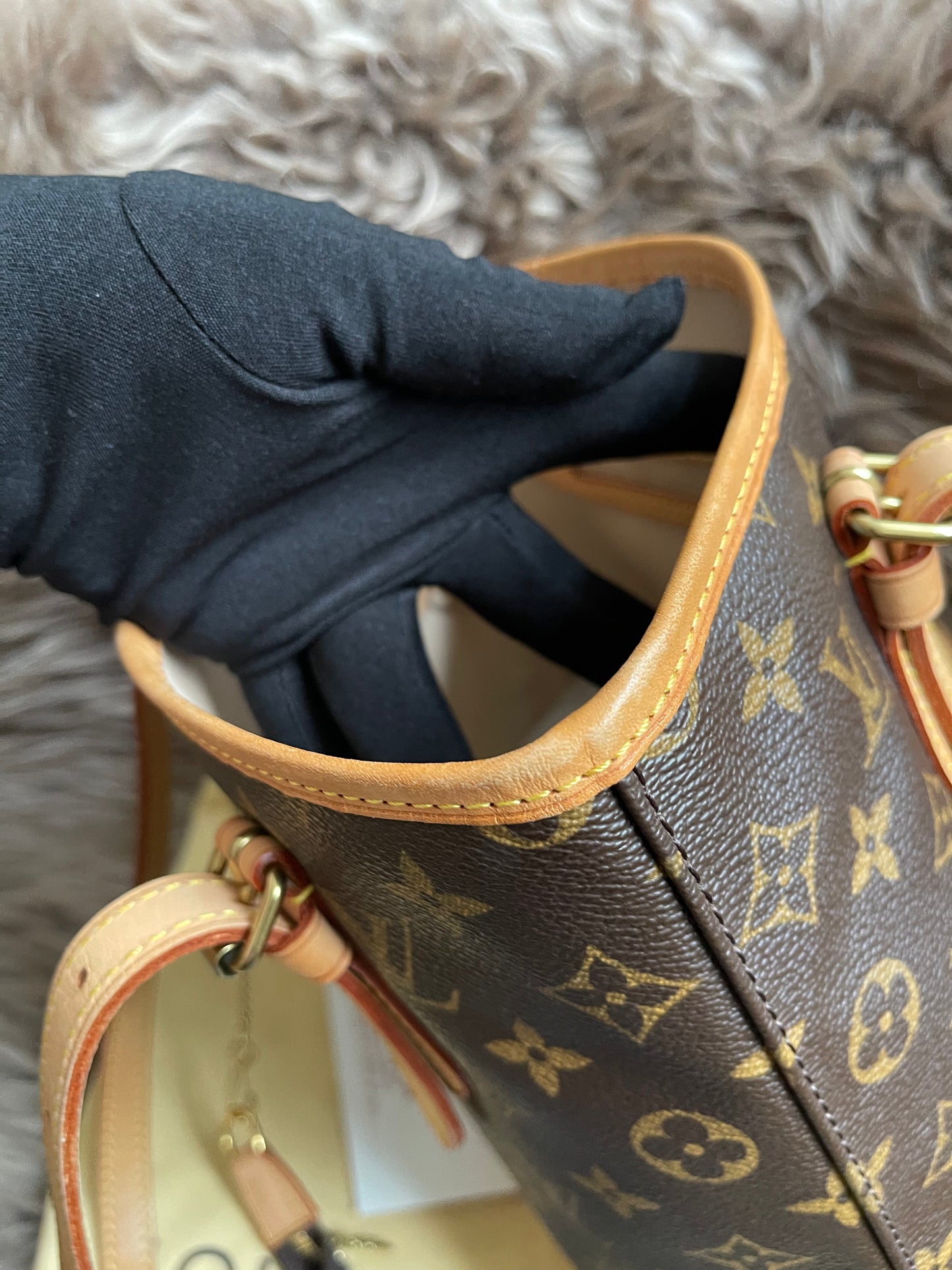 Preloved Louis Vuitton Petit Bucket Bag w/pouch