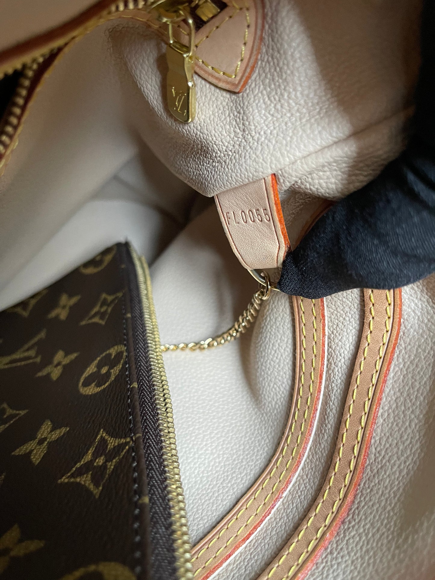 Preloved Louis Vuitton Petit Bucket Bag w/pouch