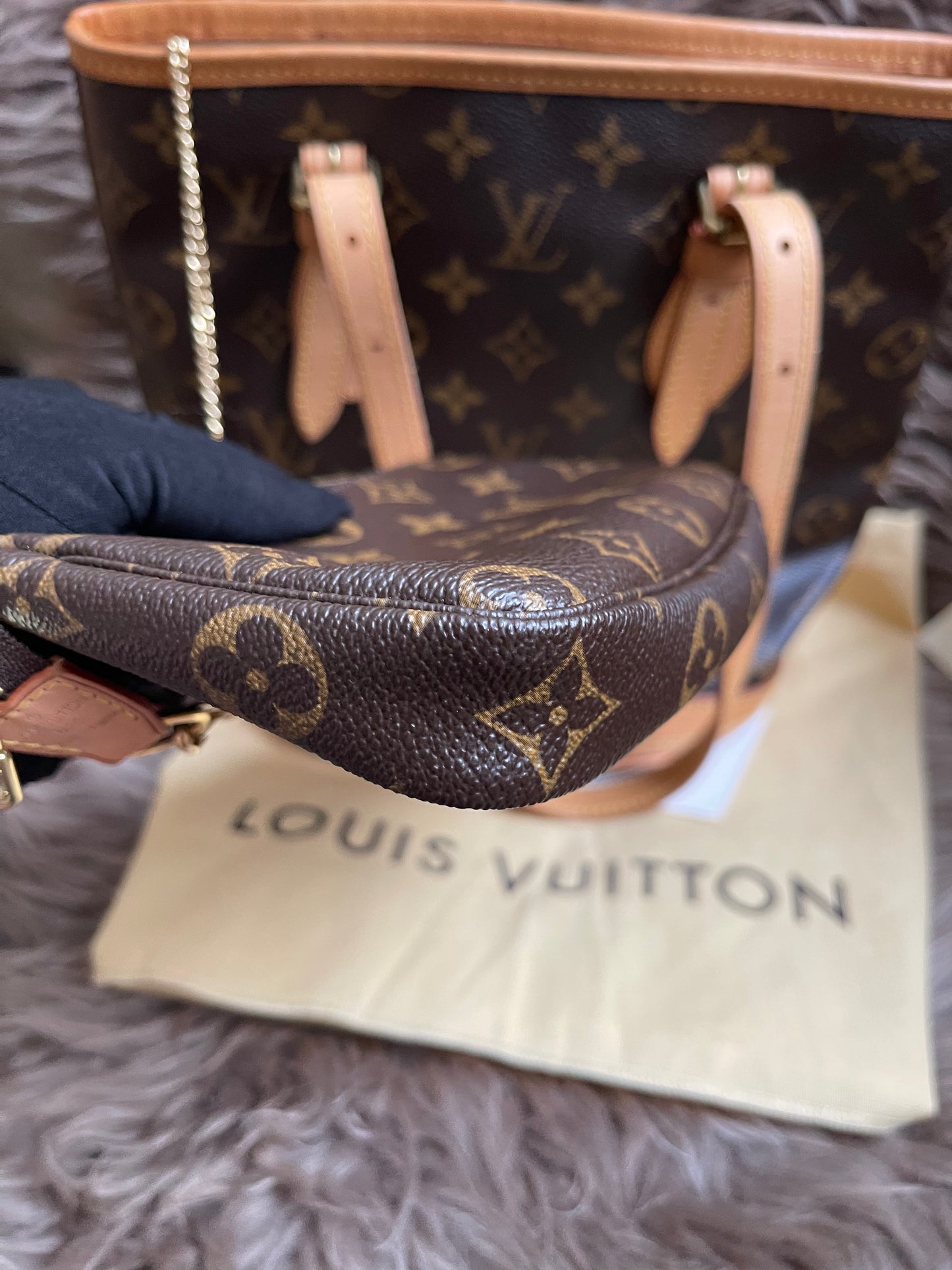 Preloved Louis Vuitton Petit Bucket Bag w/pouch
