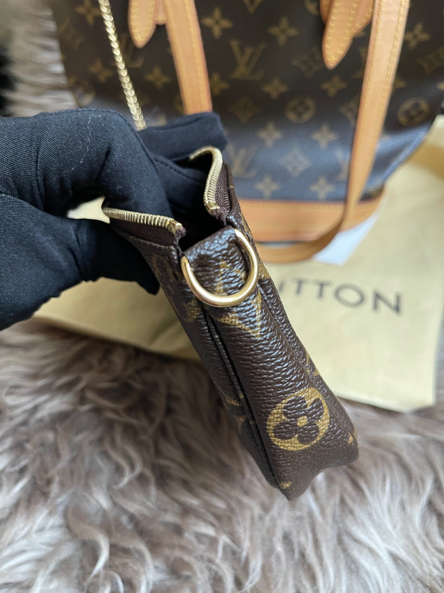 Preloved Louis Vuitton Petit Bucket Bag w/pouch