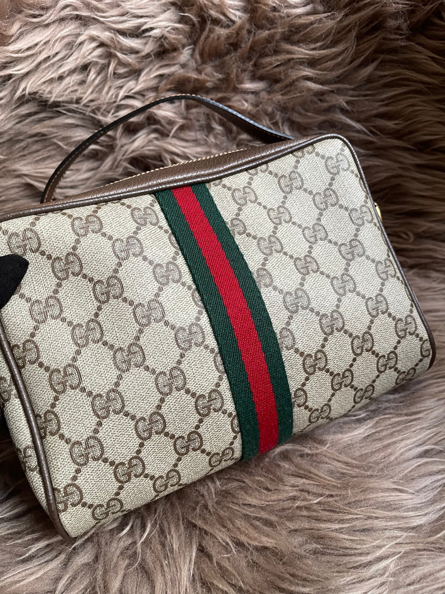 Preloved Vintage Gucci Ophidia or Sherry Line shoulder bag