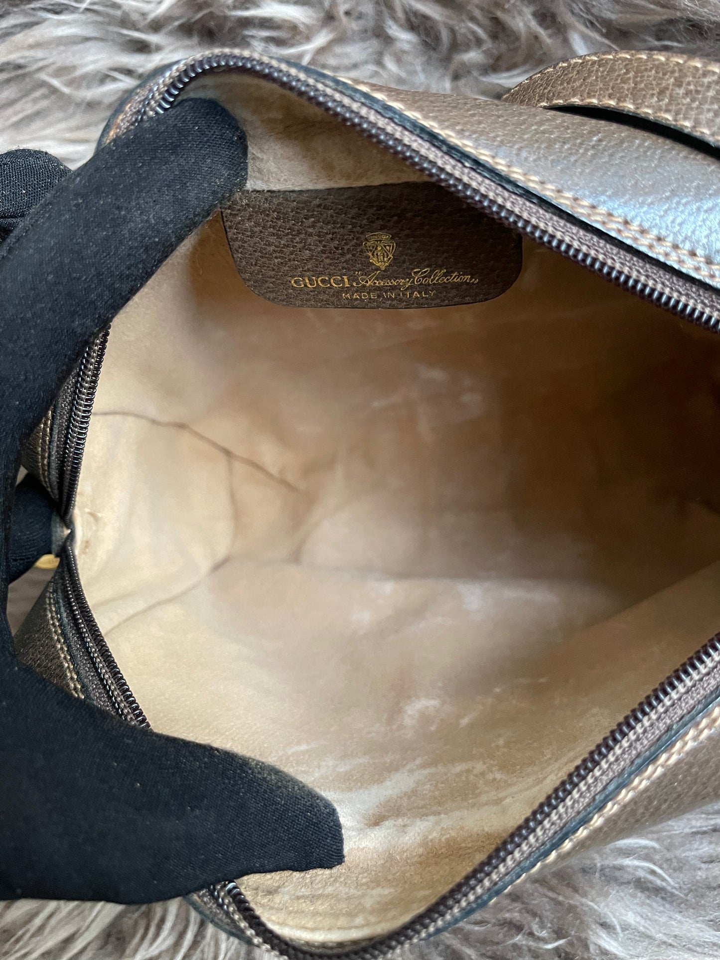 Preloved Vintage Gucci Ophidia or Sherry Line shoulder bag