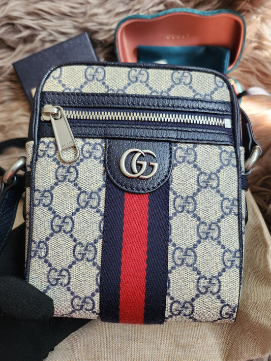Gucci Beige/Navy Blue GG Supreme