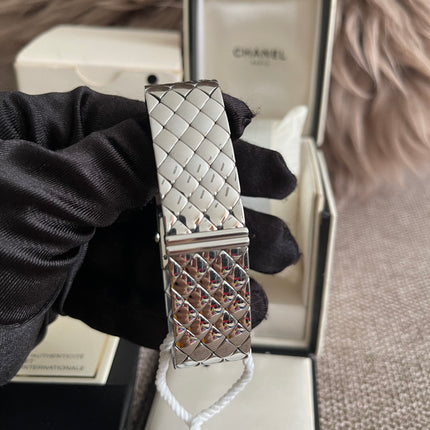 Preloved Authentic Chanel Matelassé Bangle Watch – Silver/Black Dial | Full Set