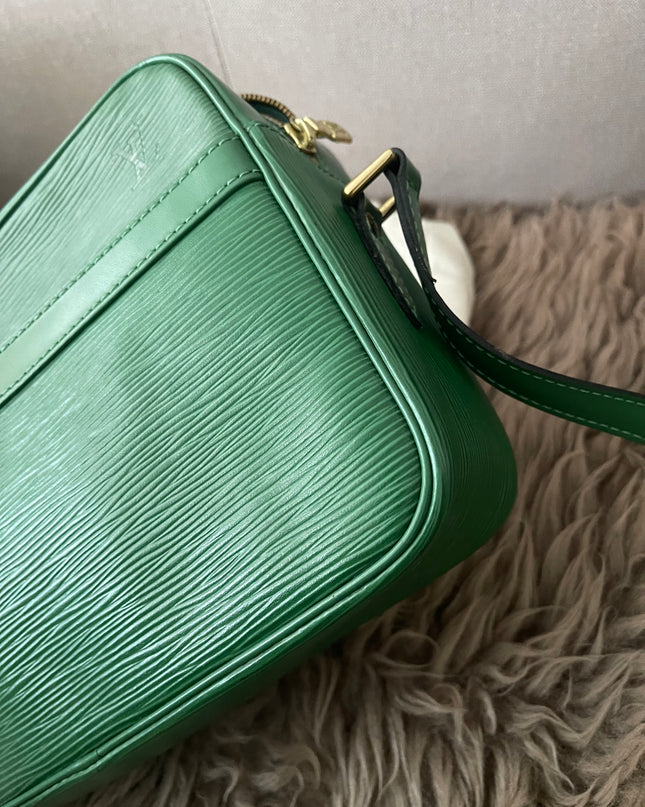Preloved Authentic  Louis Vuitton Epi Trocadero 27