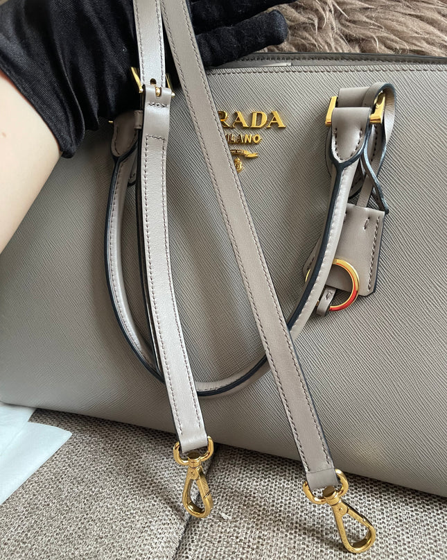 Preloved Authentic Prada Saffiano Lux Tote