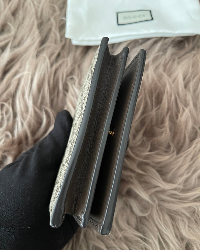 Preloved Authentic GG Supreme Gucci bifold wallet
