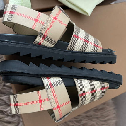 Burberry bundle set kids eur 27-28