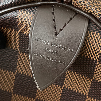 Preloved Authentic Louis Vuitton Speedy 30 handbag in the classic Damier Ebene