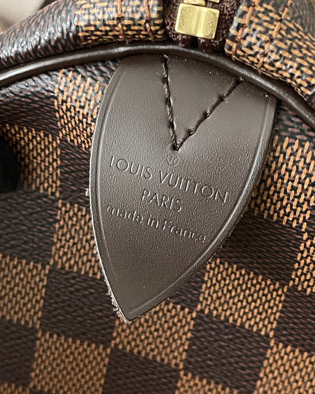 Preloved Authentic Louis Vuitton Speedy 30 handbag in the classic Damier Ebene