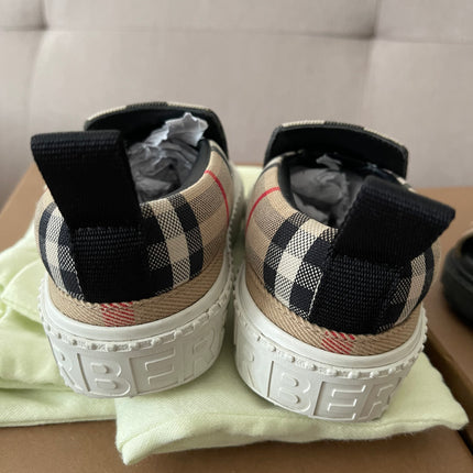 Burberry bundle set kids eur 27-28