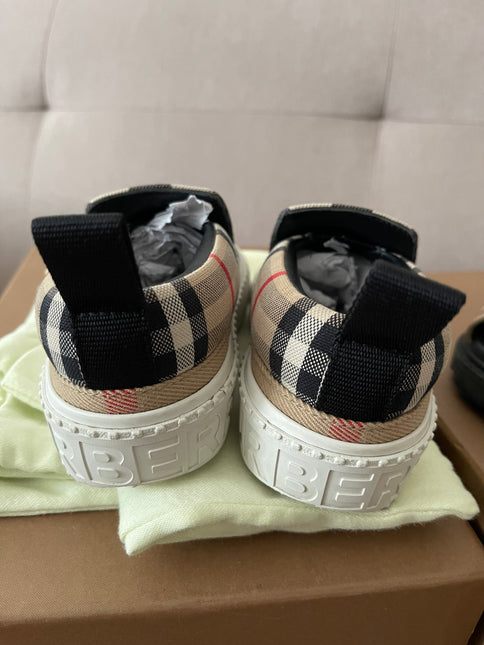 Burberry bundle set kids eur 27-28