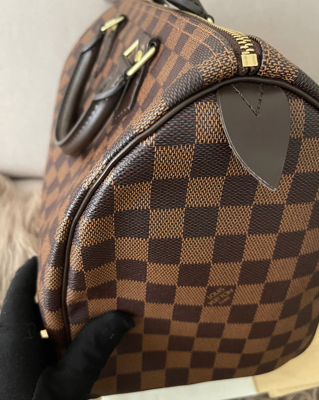 Preloved Authentic Louis Vuitton Speedy 30 handbag in the classic Damier Ebene