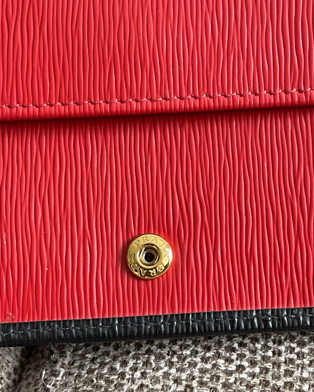 Preloved Authentic Prada Portafoglio Verticale Piccolo Small Vertical Wallet