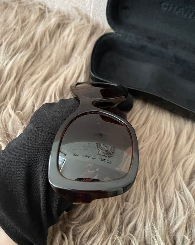 Preloved Authentic Chanel Square Chain Sunglasses