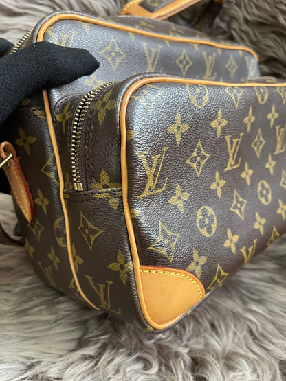 Preloved Louis Vuitton 2005 Nil messenger bag
