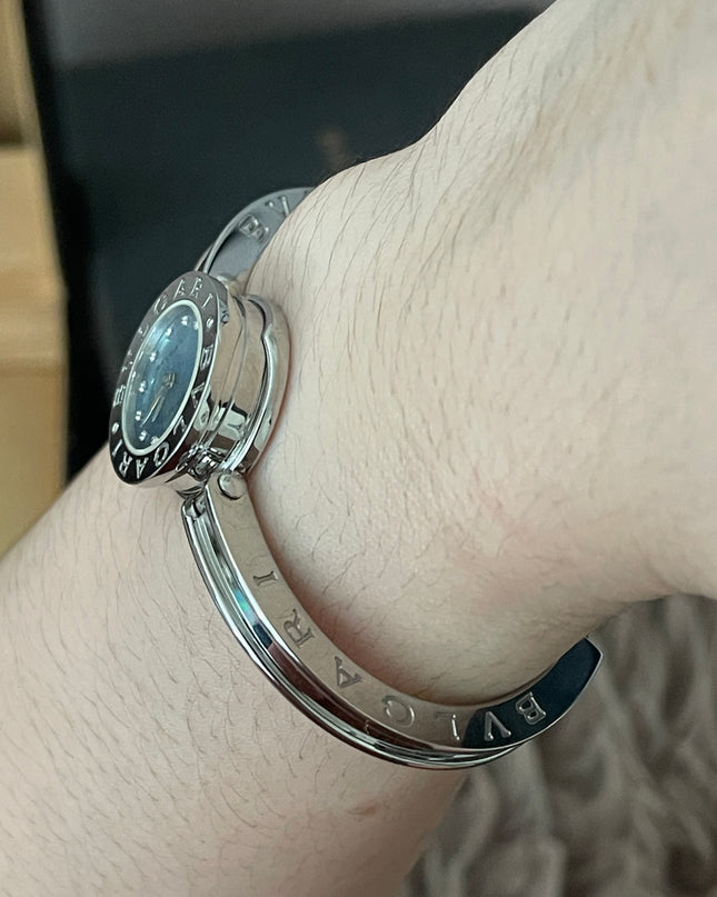 Preloved Authentic Bvlgari B.zero1 Watch 22mm stainless steel case, a blue mother-of-pearl dial with diamond
