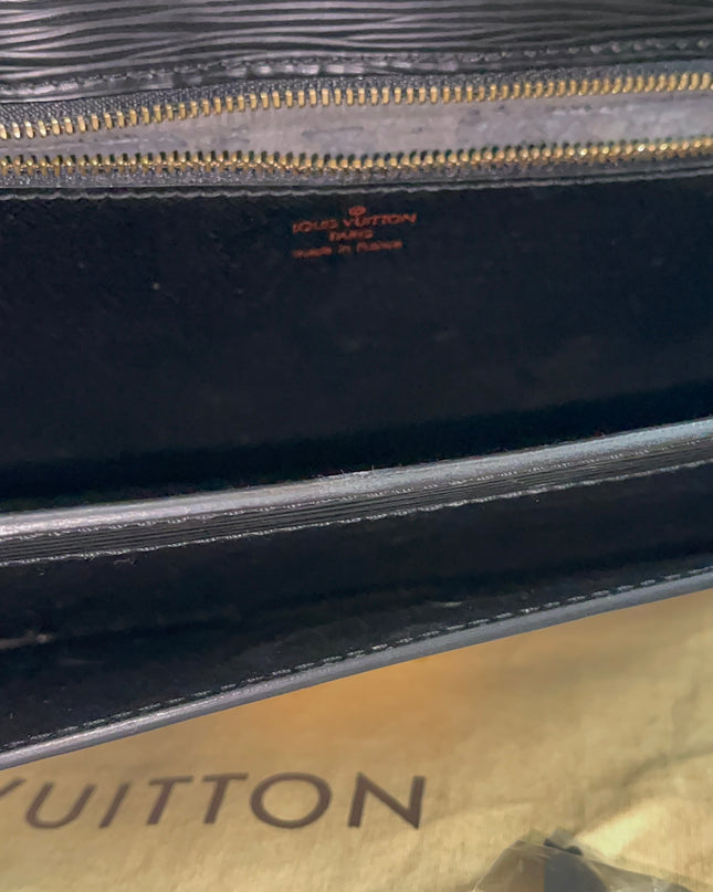 Preloved Authentic Louis Vuitton Epi Leather Sellier Dragonne Clutch – Black (Noir)