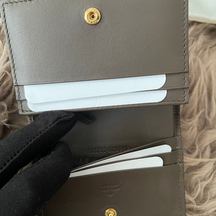 Preloved Authentic GG Supreme Gucci bifold wallet