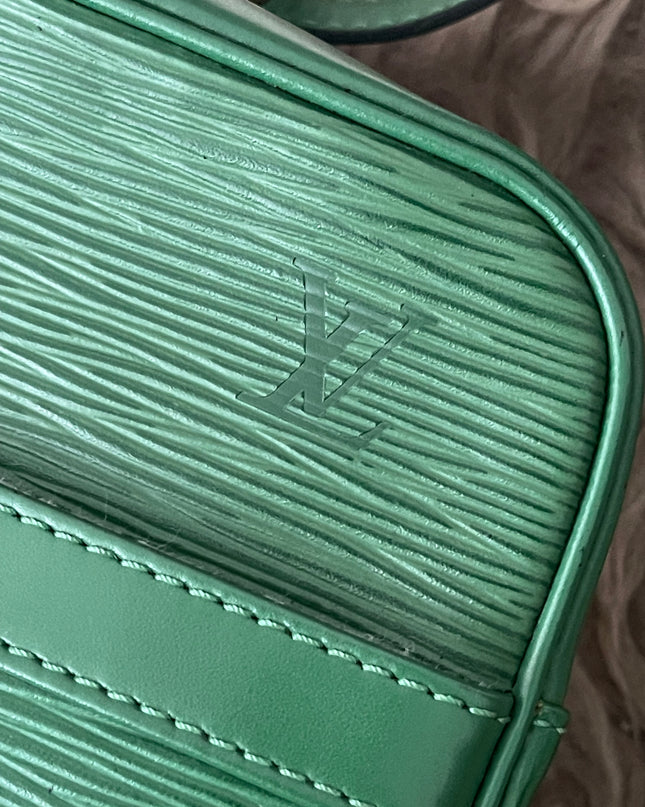 Preloved Authentic  Louis Vuitton Epi Trocadero 27