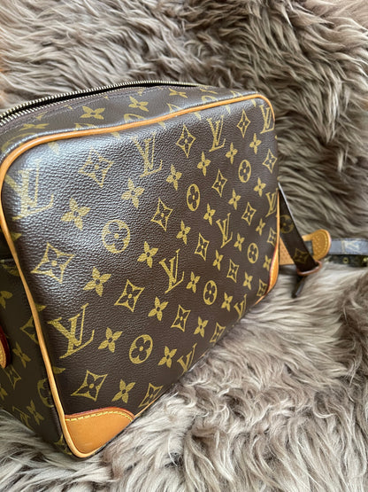 Preloved Louis Vuitton 2005 Nil messenger bag