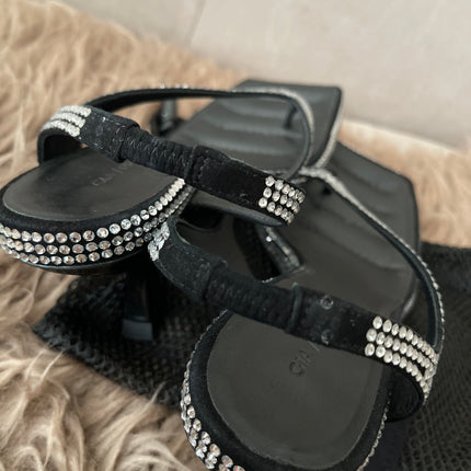 Preloved Authentic GIABORGHINI Rosie 13 70mm thong sandals SZ 35