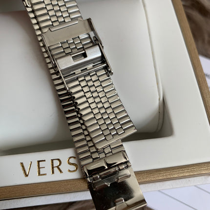 VERSACE V-ESSENTIAL VEK4005/21
Women's watch