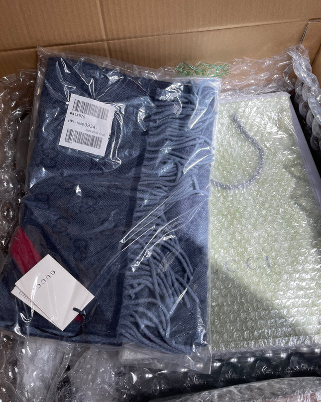 UNUSED Gucci Scarf Wool Black
