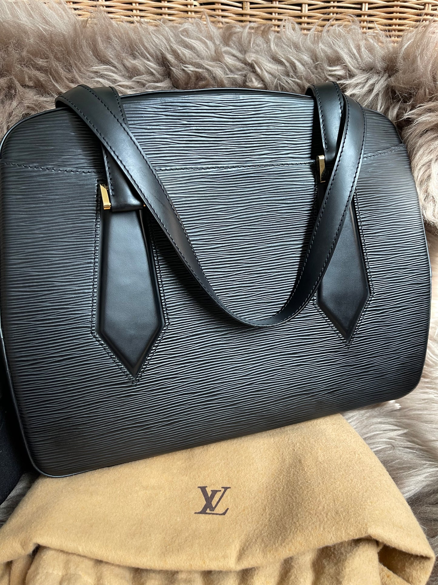 Preloved LOUIS VUITTON Voltaire Epi Leather Shoulder Bag