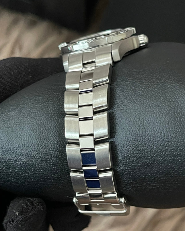 Preloved Authentic Rank A- TAG Heuer 2000 Professional / Exclusive Series Watch