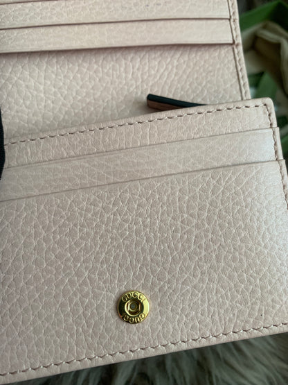 Gucci

GG Marmont card case wallet