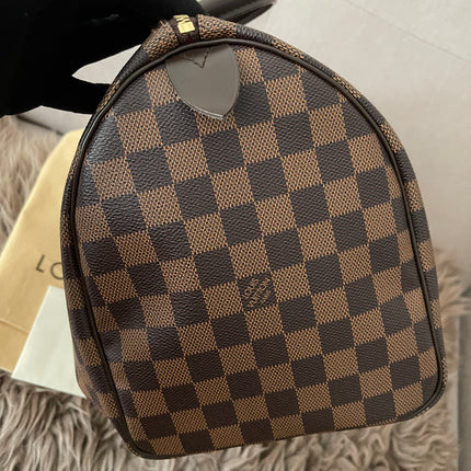 Preloved Authentic Louis Vuitton Speedy 30 handbag in the classic Damier Ebene