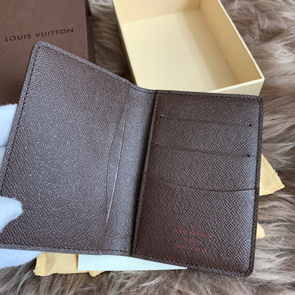 LOUIS VUITTON
Damier Ebene Canvas Pocket Organizer