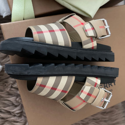Burberry bundle set kids eur 27-28