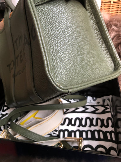 Preloved Marc Jacobs the medium leather tote bag in Green