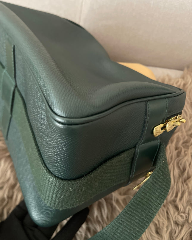 Preloved Authentic Louis Vuitton Green Taiga Leather Reporter PM Messenger Bag