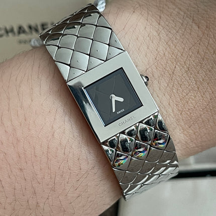 Preloved Authentic Chanel Matelassé Bangle Watch – Silver/Black Dial | Full Set