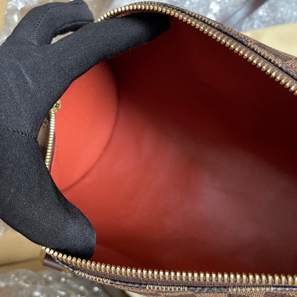 Prelove Louis Vuitton Pre-Owned
1990-2000s Papillon 30 w/provided strap