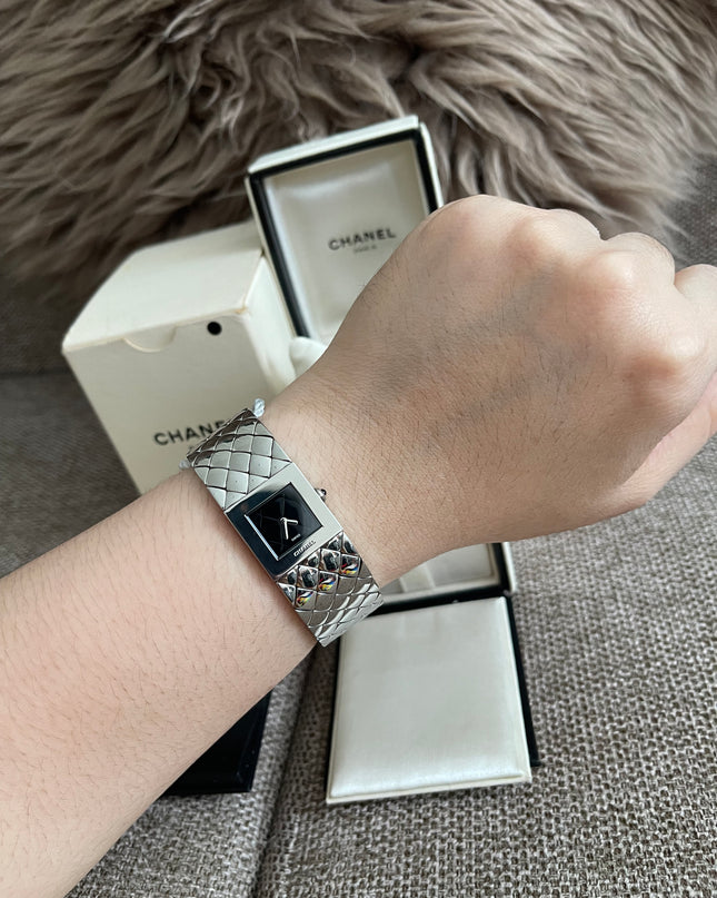 Preloved Authentic Chanel Matelassé Bangle Watch – Silver/Black Dial | Full Set