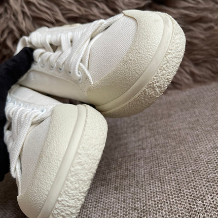 Preloved Authentic Celine Alan Sneaker with Triomphe in Canvas Off-White