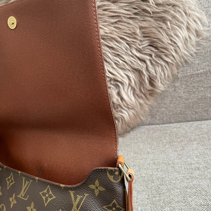 Preloved Authentic Louis Vuitton Musette Tango — Monogram Canvas