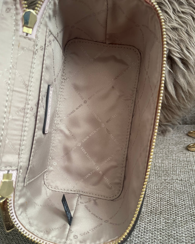 Preloved Authentic Michael Kors Jet Set MD Zip Tote Crossbody in Blush Pink MK Signature