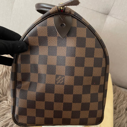 Preloved Authentic Louis Vuitton Speedy 30 handbag in the classic Damier Ebene