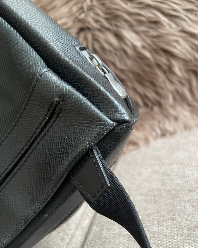 Preloved Authentic Louis Vuitton Taiga Leather Crossbody Bag – Épicéa Green, Silver Hardware