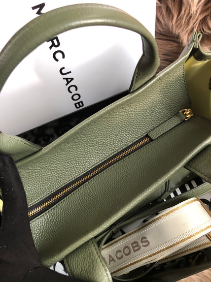 Preloved Marc Jacobs the medium leather tote bag in Green