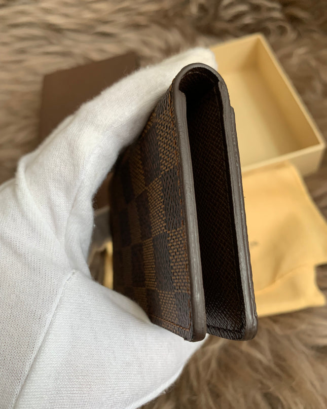 LOUIS VUITTON
Damier Ebene Canvas Pocket Organizer